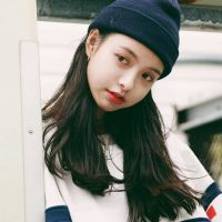 美女头像红色爱心手势4