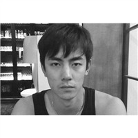 黑暗系的帅哥头像9
