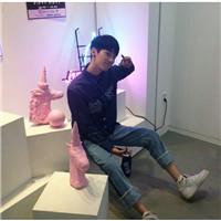 美女手绘头像卷发11