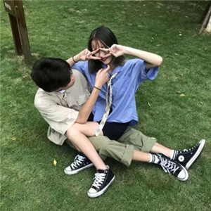 大眼卡通女孩头像图片搞怪6