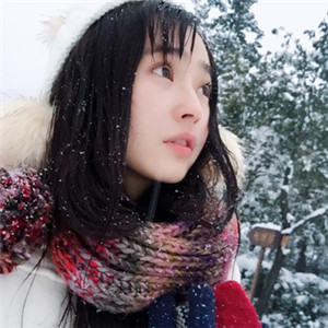 抖音嘴叼玫瑰花女生头像10