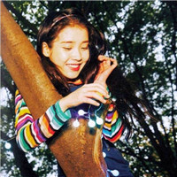 戴黑色眼镜女头像14
