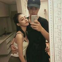 qq头像玩手机男生12
