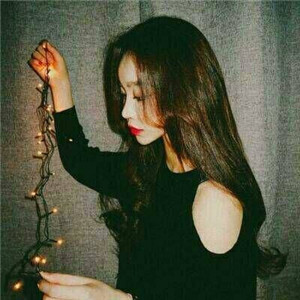 女生穿衬衫不露脸黑白头像12
