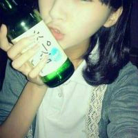 女生抱猫狗头像个性头像4