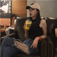 黑白画手绘女生简单7