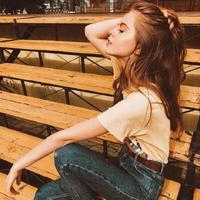 外国女黑白头像8