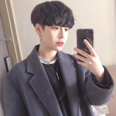 10组简短的男生头像动漫5