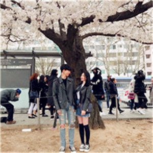 扣扣头像戴帽子女孩图片1