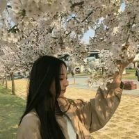 qq头像女生动漫背影黑白头像12