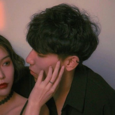 半身头像女生霸气图片7