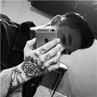 阴险黑白头像男7
