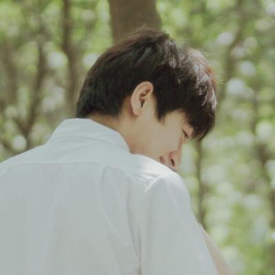 韩国画师画伤感头像11