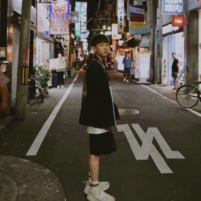 黑色的头像真人1