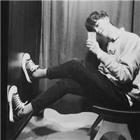 12张书包的动漫头像男7