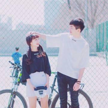 委屈虎情侣头像7