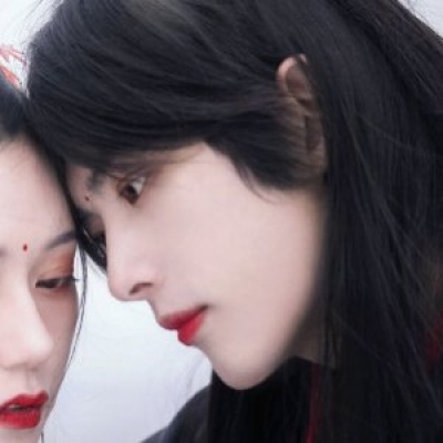 戴帽子女生头像酷7