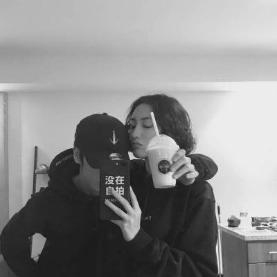 有点伤感的情侣头像13