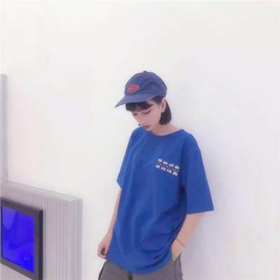 戴帽子女生头像酷12