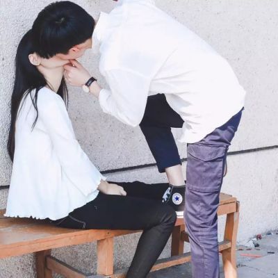 抖音男的拿花头像图片10