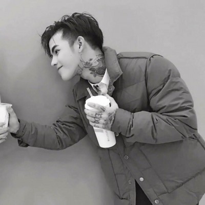 qq动态头像男酷炫帅气6