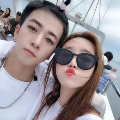 炫彩自信的侧面卡通头像7