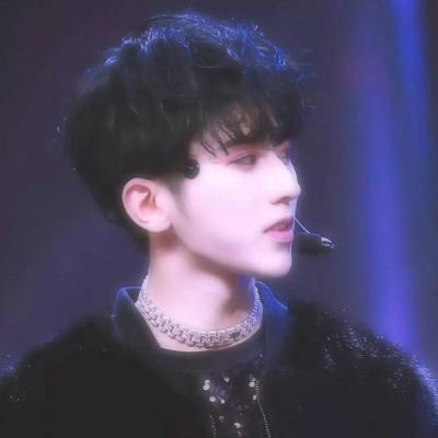 QQ个性头像女生动漫霸气11