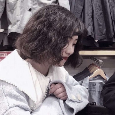 阳光下女生头像8