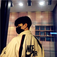 开朗的黑白头像1