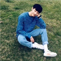 抖音男的拿花头像图片10