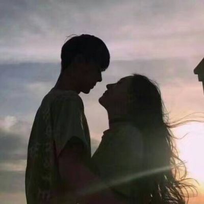 8张车子的女生头像图片7
