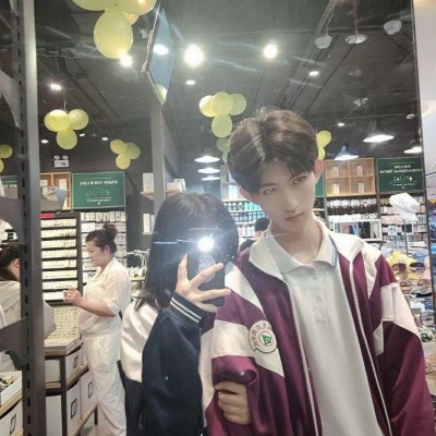 可爱的自瞄头像男9