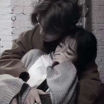 女生咬嘴唇头像1