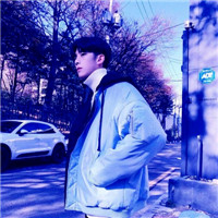 痛到心碎的男生微信头像10