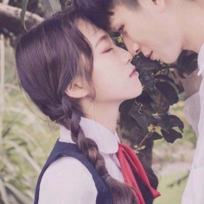 qq带字黑白女生头像可爱8