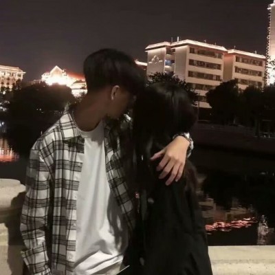 黑色系短发女生头像2