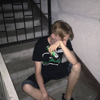 抖音男的拿花头像图片3