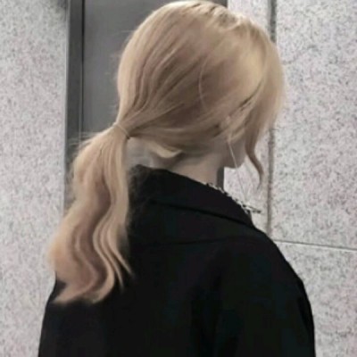 冷酷的黑白头像女生动漫3