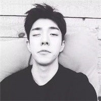 黑系男生头像打伞5