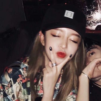 推荐15张指尖的动漫头像图片1