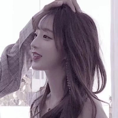冷酷的黑白头像女生动漫10