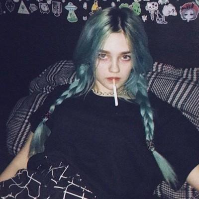 黑色有吸盘一头像人手的虫子14