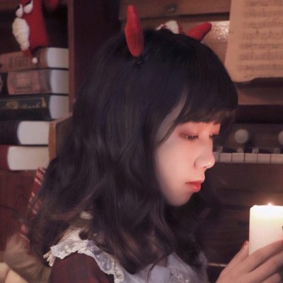 帅哥喝水的头像5
