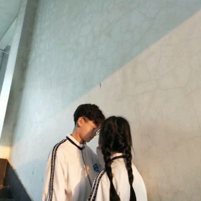 头像是黑白的男生性格1