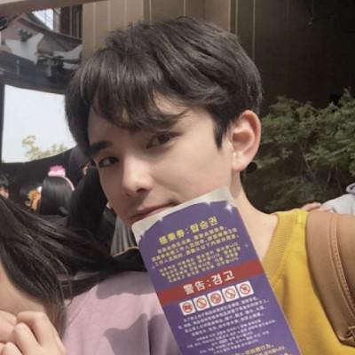 303男生头像3