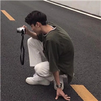 黑白头像女生抱猫咪10