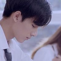 微信玲儿个性头像2