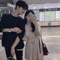 美女头像拿手机拍照2