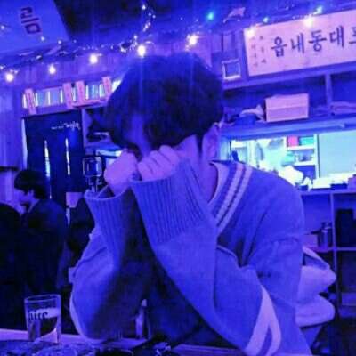 黄头发卡通头像5