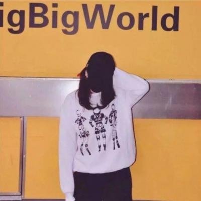 哭着的动漫女生头像8